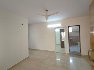 Room in 1 BHK Builder Floor at Hsr Layout Sector 3 – for Rent