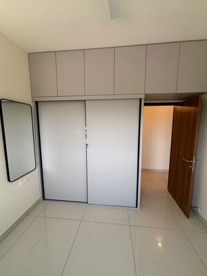 Room in 3 BHK Apartment at Meridian Park At The Prestige City, Sarjapur Road – for Rent