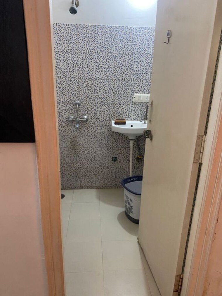 Bathroom, breez-global-heights 1 Bedroom 445 Sq.Ft. Apartment In Sohna Sector 33 Gurgaon 10560391