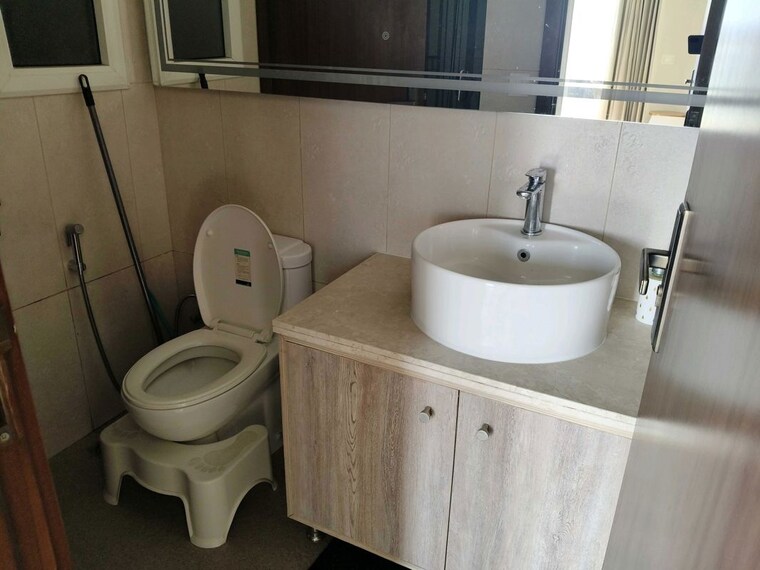 Bathroom, sector 22 1 Bedroom 800 Sq.Ft. Builder Floor In Sector 22 Gurgaon 10560395