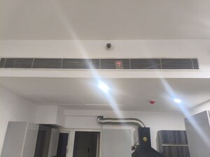 Room in 3.5 BHK Apartment at Supertech ORB, Sector 74 – for Rent