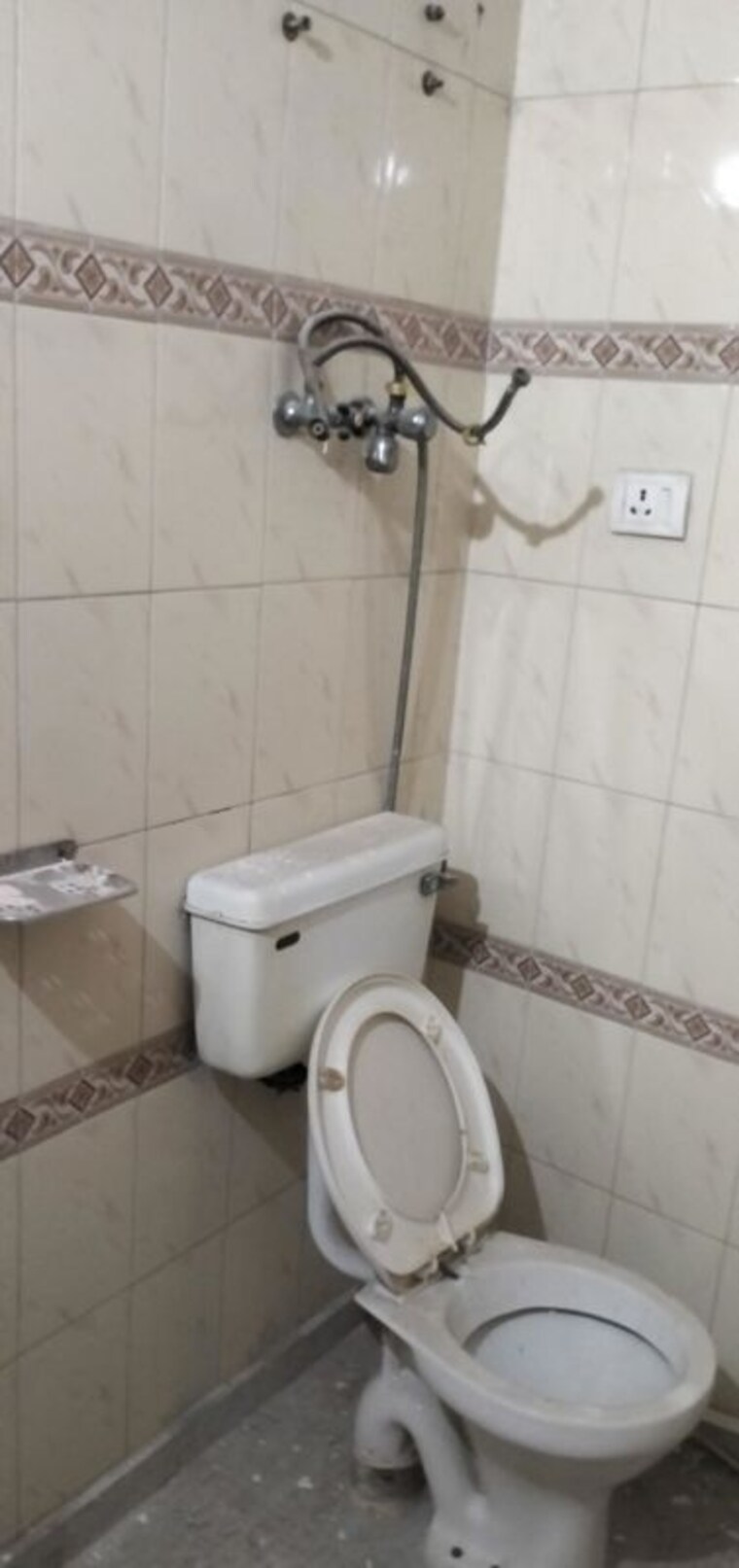 Bathroom, sector 22 1 Bedroom 800 Sq.Ft. Builder Floor In Sector 22 Gurgaon 10560413