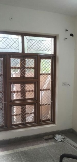 Room in 1 BHK Builder Floor at Sector 22 – for Rent