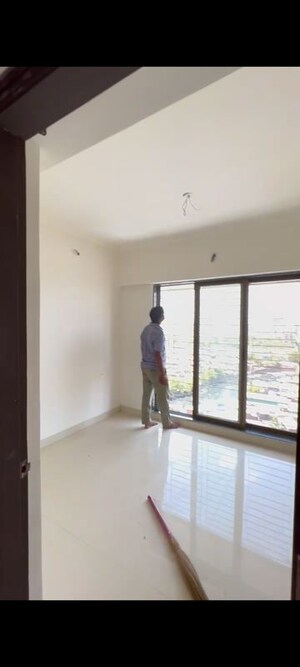 Room in 2 BHK Apartment at Sethia Kalpavruksh Heights, Kandivali West – for Rent
