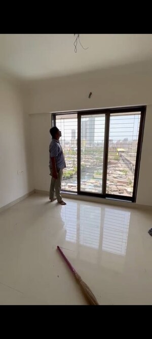 Room in 2 BHK Apartment at Sethia Kalpavruksh Heights, Kandivali West – for Rent