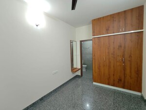 Room in 1 BHK Builder Floor at Hsr Layout Sector 2 – for Rent