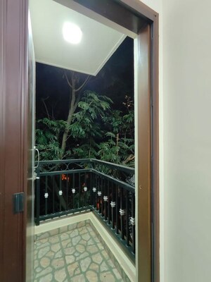 Balcony in 1 BHK Builder Floor at Hsr Layout Sector 2 – for Rent