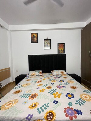 Bedroom in 1 BHK Builder Floor at Saket – for Rent