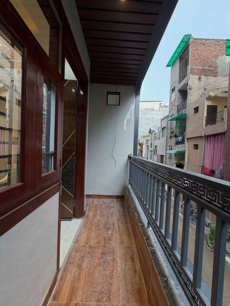 Balcony, uttam nagar 2.5 Bedroom 455 Sq.Ft. Builder Floor In Uttam Nagar Delhi 10560447