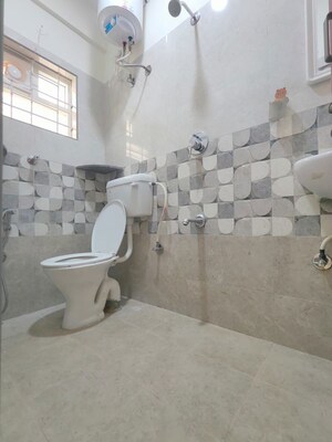 Bathroom in 1 BHK Builder Floor at Hsr Layout Sector 3 – for Rent