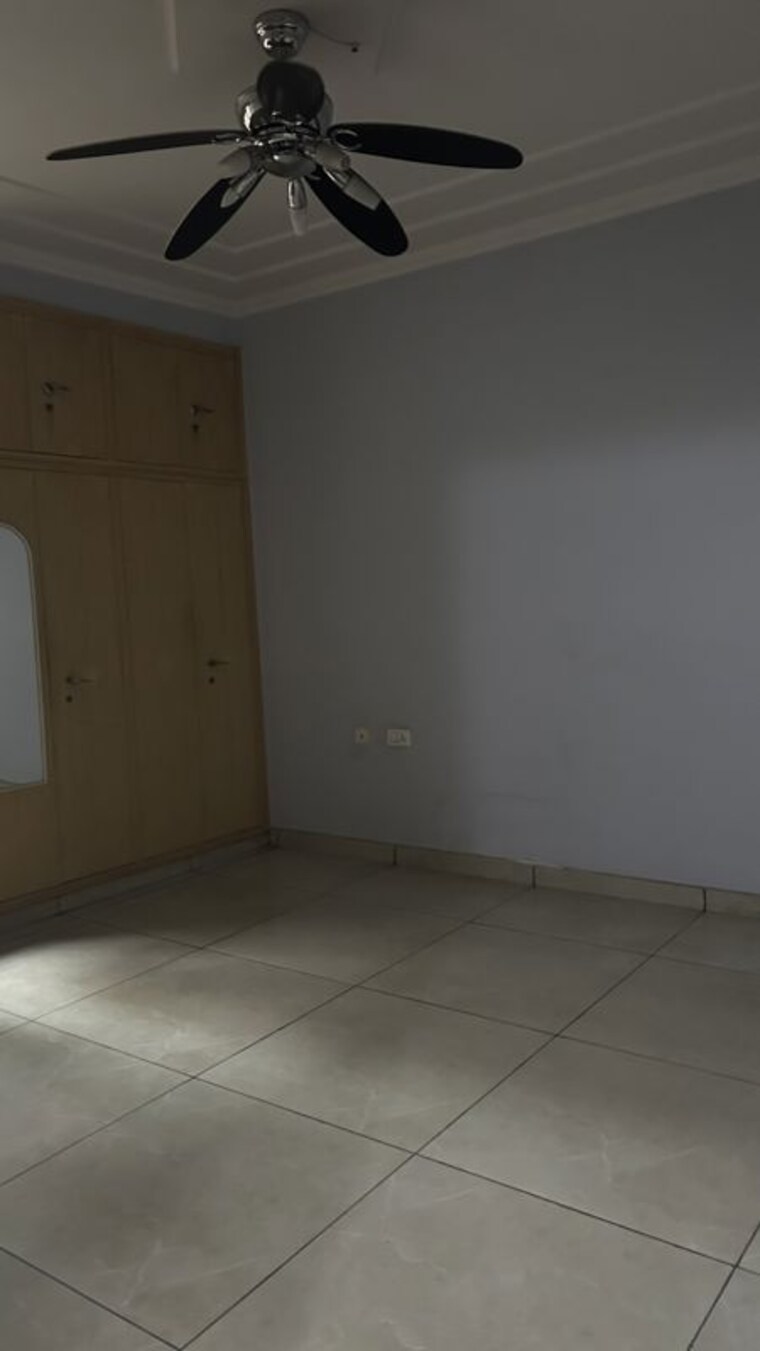 Room, sector 39 6 Bedroom 175 Sq.Mt. Independent House In Sector 39 Noida 10560473