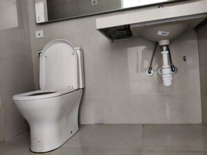 Bathroom in 1 BHK Apartment at Hiranandani Estate – for Rent
