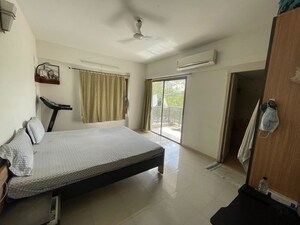 Bedroom in  Apartment at Prahlad Nagar – for Rent