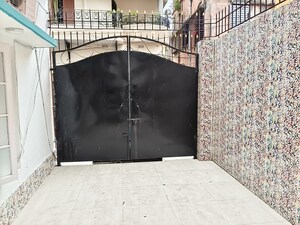 Balcony in 3 BHK Builder Floor at Bhawanipore – for Sale
