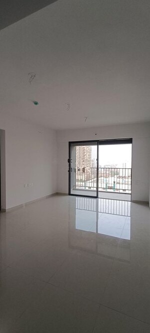 Room in 2 BHK Apartment at Manav La Centra, Tathawade – for Rent