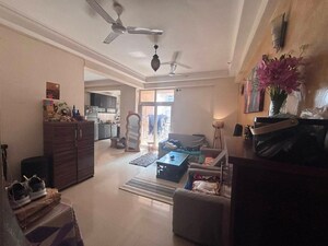 Team Area in 1 BHK Apartment at Paramount Emotions, Sector 1 Greater Noida – for Rent