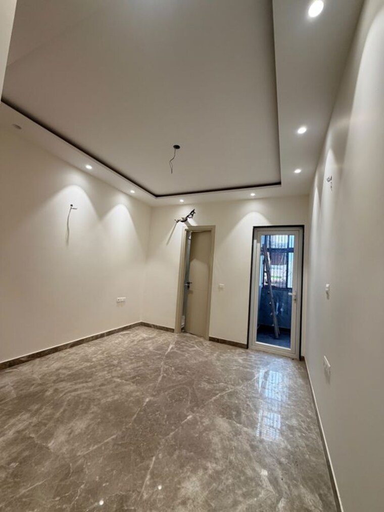 Room, ashok vihar 3 Bedroom 200 Sq.Ft. Builder Floor In Ashok Vihar Delhi 10560596