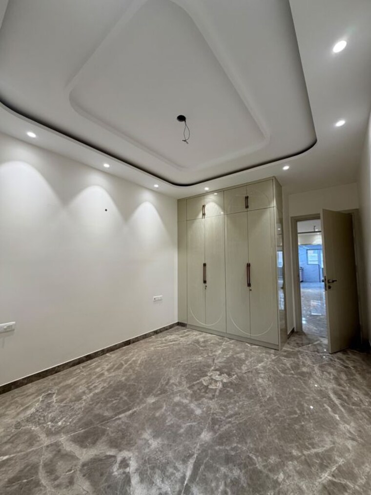 Room, ashok vihar 3 Bedroom 200 Sq.Ft. Builder Floor In Ashok Vihar Delhi 10560596