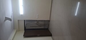 Room in 2.5 BHK Apartment at Amrapali Verona Heights, Tech Zone 4 Greater Noida – for Rent