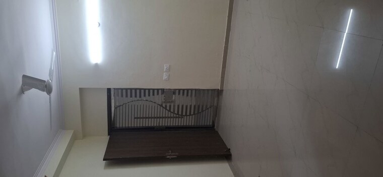 Room, amrapali-verona-heights 2.5 Bedroom 1100 Sq.Ft. Apartment In Tech Zone 4 Greater Noida Greater Noida 10560577