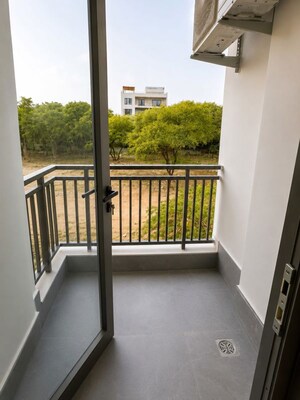 Balcony in 1 RK Builder Floor at Delta Square, Sector 25 – for Rent