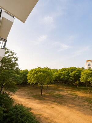 1 RK Builder Floor – Garden View at Delta Square, Sector 25 - for Rent