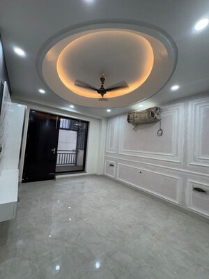 Bathroom in 3 BHK Builder Floor at Sector 31 – for Rent