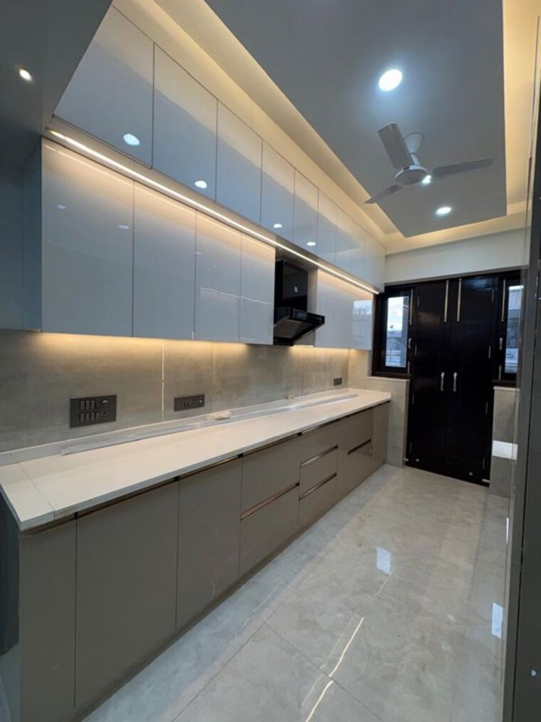 Kitchen, sector 31 3 Bedroom 240 Sq.Yd. Builder Floor In Sector 31 Gurgaon 10560630