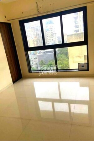 Room in 3 BHK Apartment at Geetanjali CHS Goregaon West, Goregaon West – for Rent