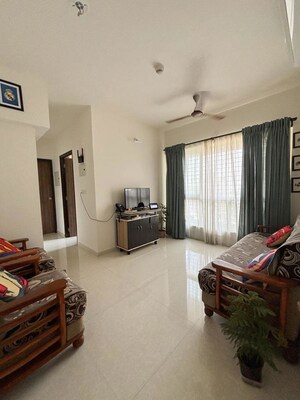 Living Room in 1.5 BHK Apartment at Lodha Amara, Kolshet Road – for Rent