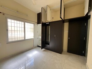 Room in 3 BHK Builder Floor at Hsr Layout – for Rent