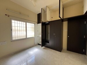 Room in 3 BHK Builder Floor at Hsr Layout – for Rent