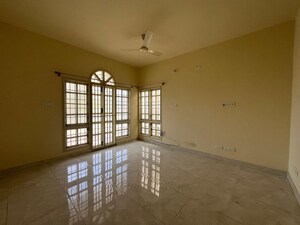 Room in 3 BHK Builder Floor at Hsr Layout – for Rent