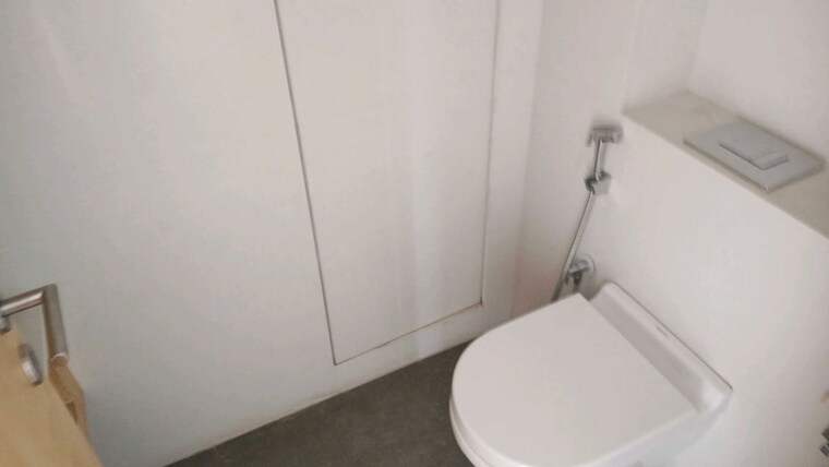 Bathroom, lodha-new-cuffe-parade 3 Bedroom 1322 Sq.Ft. Apartment In Wadala Mumbai 10560669