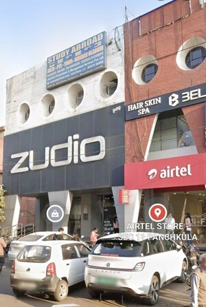  Showroom – Exterior View View at Sector 11 - for Rent