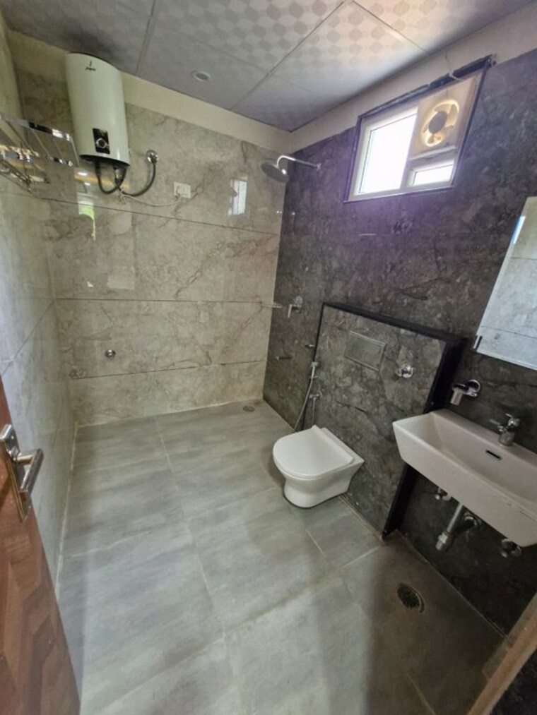 Bathroom, ram-cooperative 1 Bedroom 1200 Sq.Ft. Builder Floor In Sector 43 Gurgaon 10560682