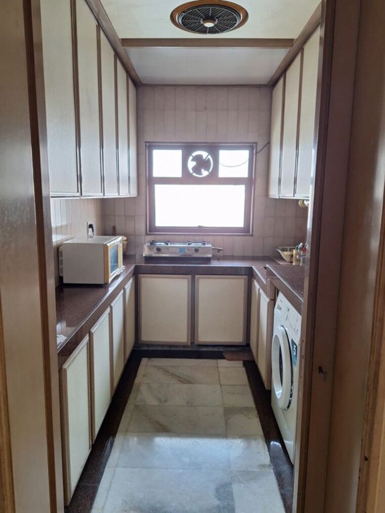 Kitchen, maker-tower 1 Bedroom 625 Sq.Ft. Apartment In Cuffe Parade Mumbai 10560700