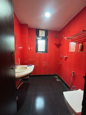 Furnished Amenities in 3 BHK Builder Floor at Saket – for Rent