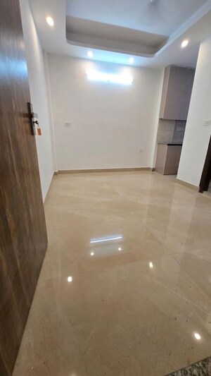 Room in 1 BHK Builder Floor at Saket – for Rent