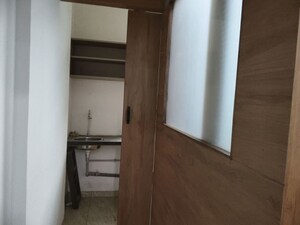 Room in  Office Space at Alkapuri – for Rent