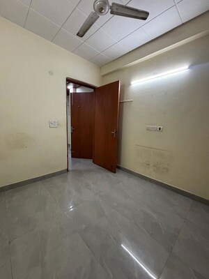 Room in 1 BHK Builder Floor at Saket – for Rent