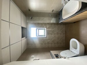 Bathroom in 3 BHK Apartment at Signature Global City 63A, Sector 63a – for Rent