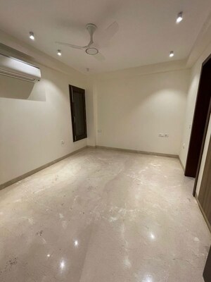 Room in 4 BHK Builder Floor at Greater Kailash ii – for Rent