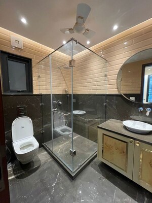 Team Area in 4 BHK Builder Floor at Greater Kailash ii – for Rent