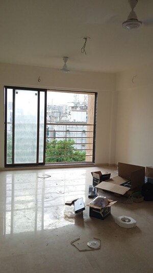 Room in 2 BHK Apartment at Sangam Veda, Andheri East – for Rent