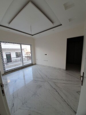 3 BHK Builder Floor For Rent in Sector 11