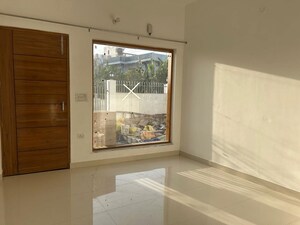 Room in 3 BHK Independent House at Nehrugram – for Rent