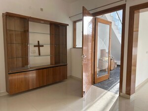 Room in 3 BHK Independent House at Nehrugram – for Rent