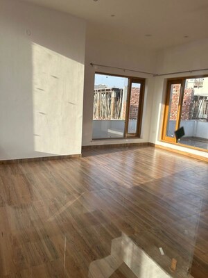 Room in 3 BHK Independent House at Nehrugram – for Rent