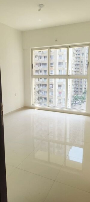 1 BHK Apartment For Sale in Lodha Amara, Kolshet Road
